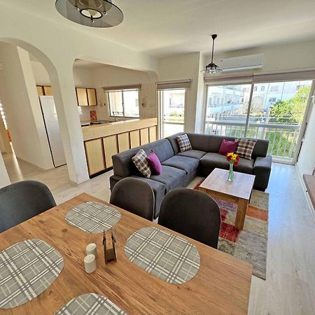Central 2 Bed Sea View Apartment In Kyrenia Kyrenia  Exterior foto